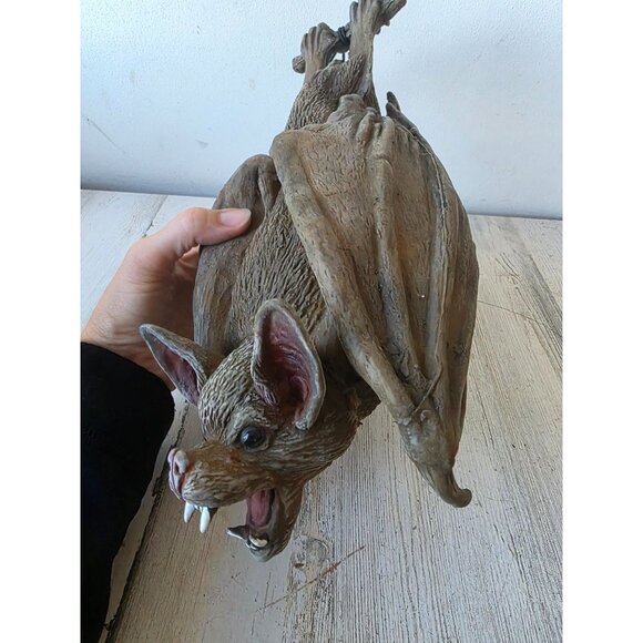Vintage realistic rubber hanging bat Halloween lifelike life size unique - Picture 6 of 9
